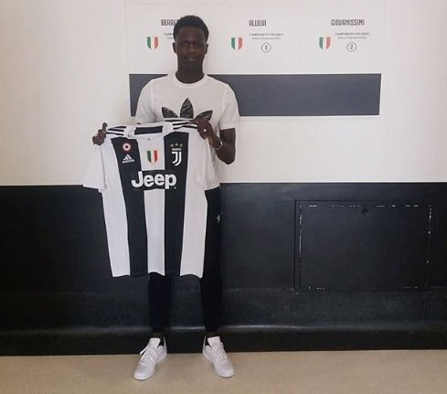 Naouir Ahamada, Naouir Ahamada signe son premier contrat pro à la Juventus, Comoros Football 269 | Portail du football des Comores