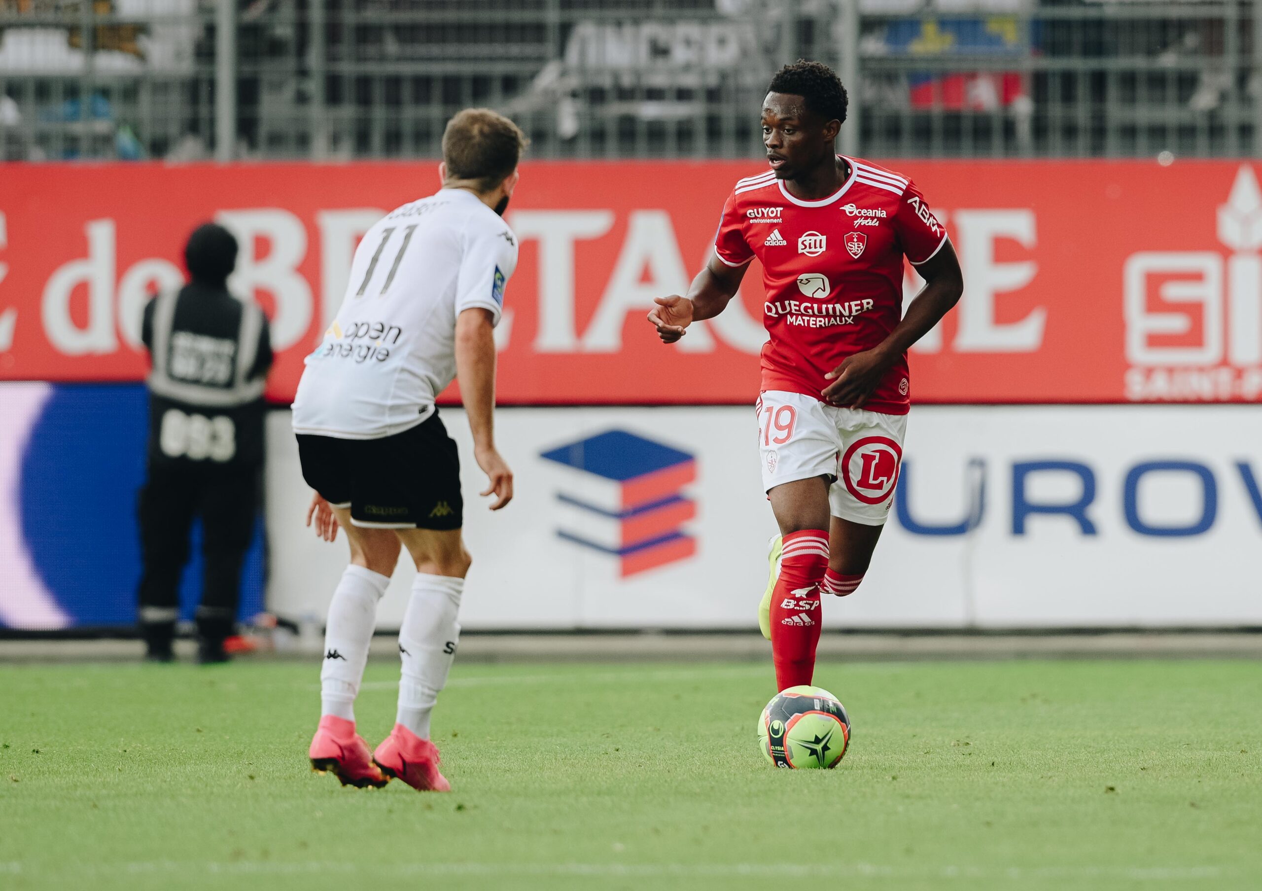 Warmed Omari, Les débuts en Ligue 1 des jeunes Rafiki Saïd et Warmed Omari, Comoros Football 269 | Portail du football des Comores
