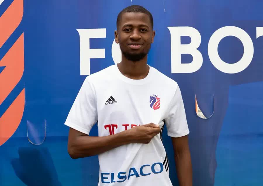 Kassim Mdahoma, Kassim Mdahoma signe au FC Botoșani (Roumanie), Comoros Football 269 | Portail du football des Comores