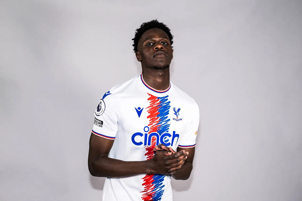 Naouirou Ahamada signe Crystal Palace