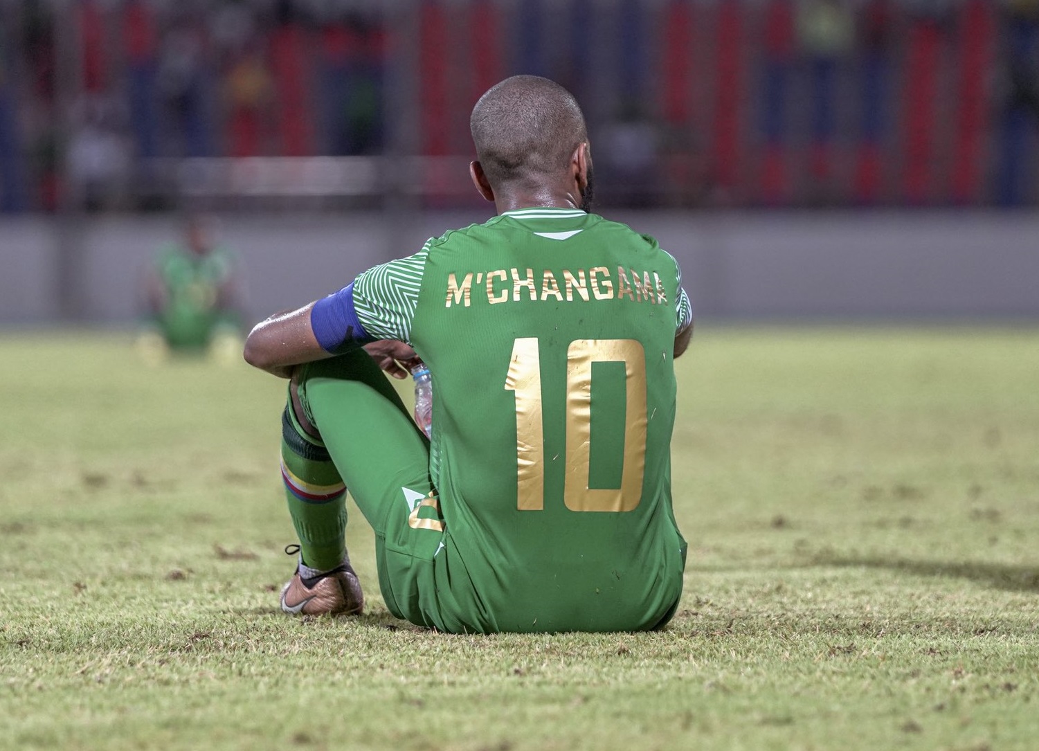 La déception de Youssouf Mchangama à la fin du match à Maluzini après la nouvelle défaite contre la Côte d'Ivoire