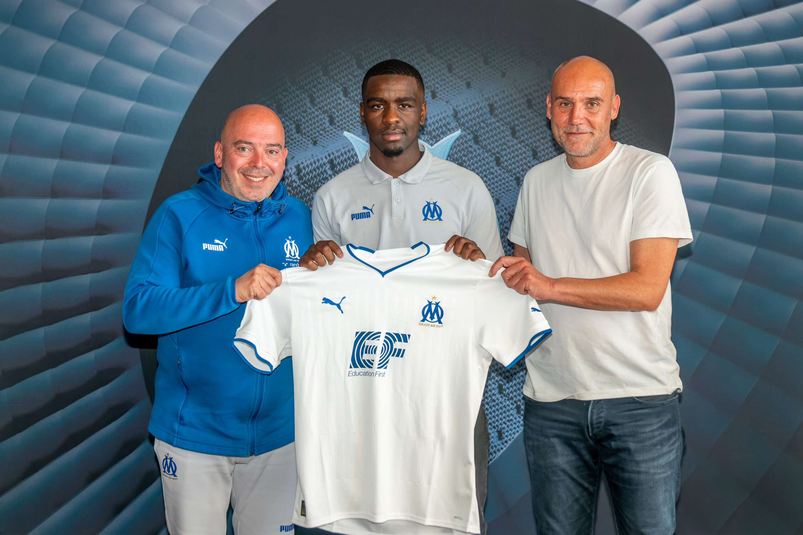 Yakine Saïd M'Madi signe son premier contrat professionnel avec l'Olympique de Marseille