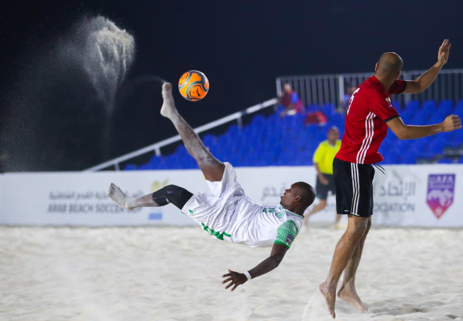 Moussa Ali avec les Comores beach soccer face à la Libye