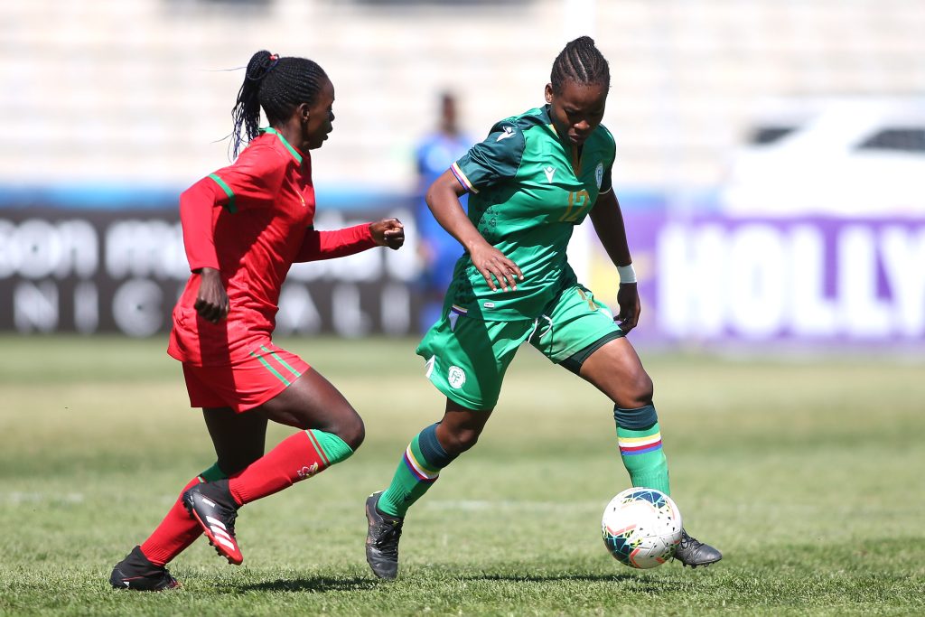 Anlaouia Hadhirami avec les Comores à la Cosafa Women's Cup 2022 contre le Malawi.
